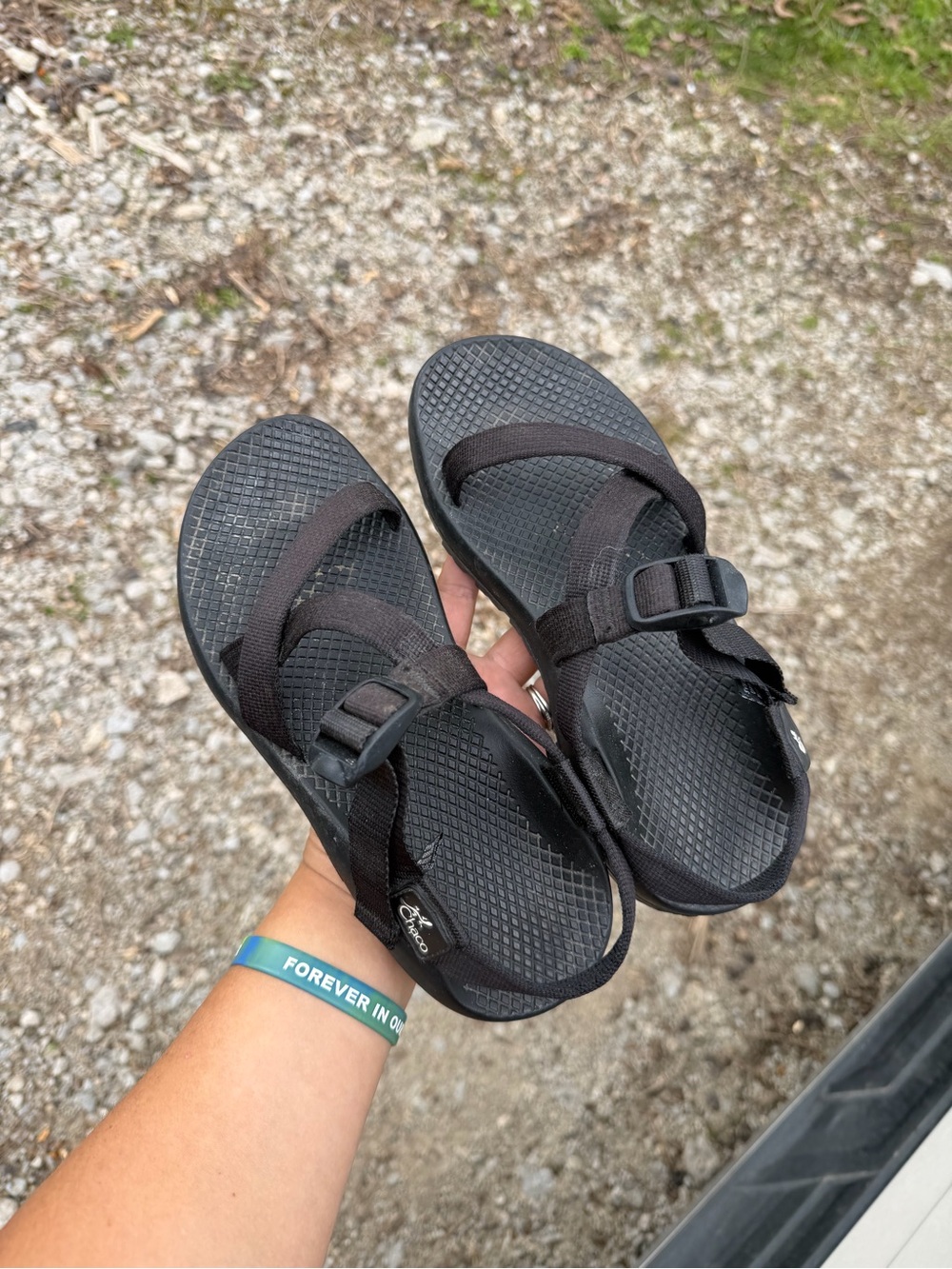 Chacos- Womens 7-Black